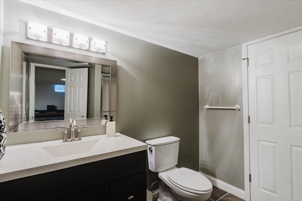 2202 Hedgewood Drive Property Photo 26