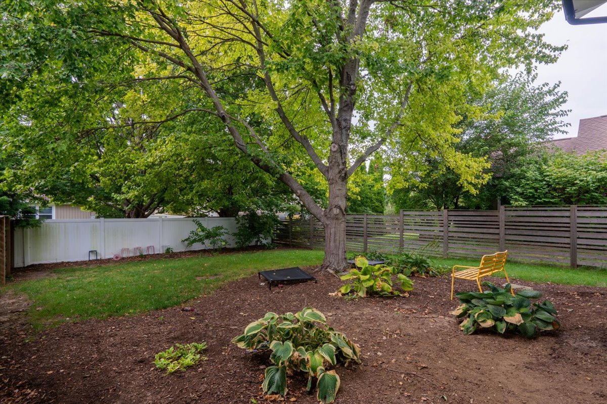 2202 Hedgewood Drive Property Photo 31