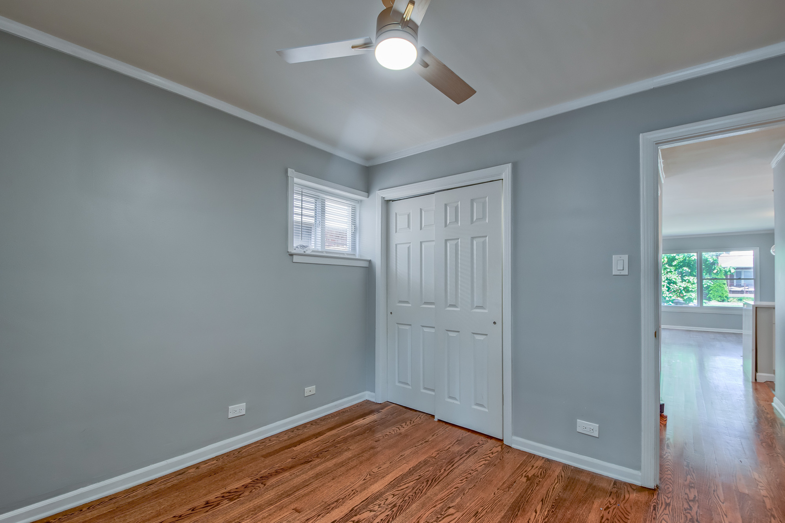 2741 W Chase Avenue Property Photo 8
