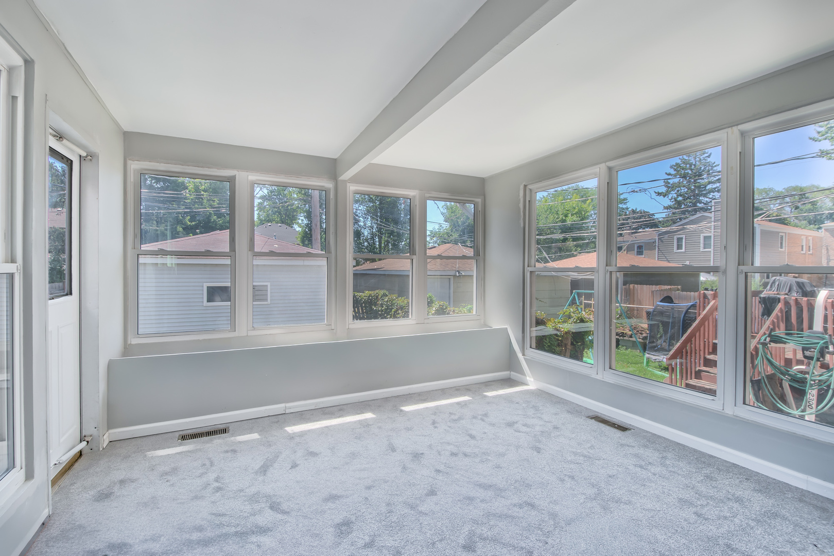 2741 W Chase Avenue Property Photo 10