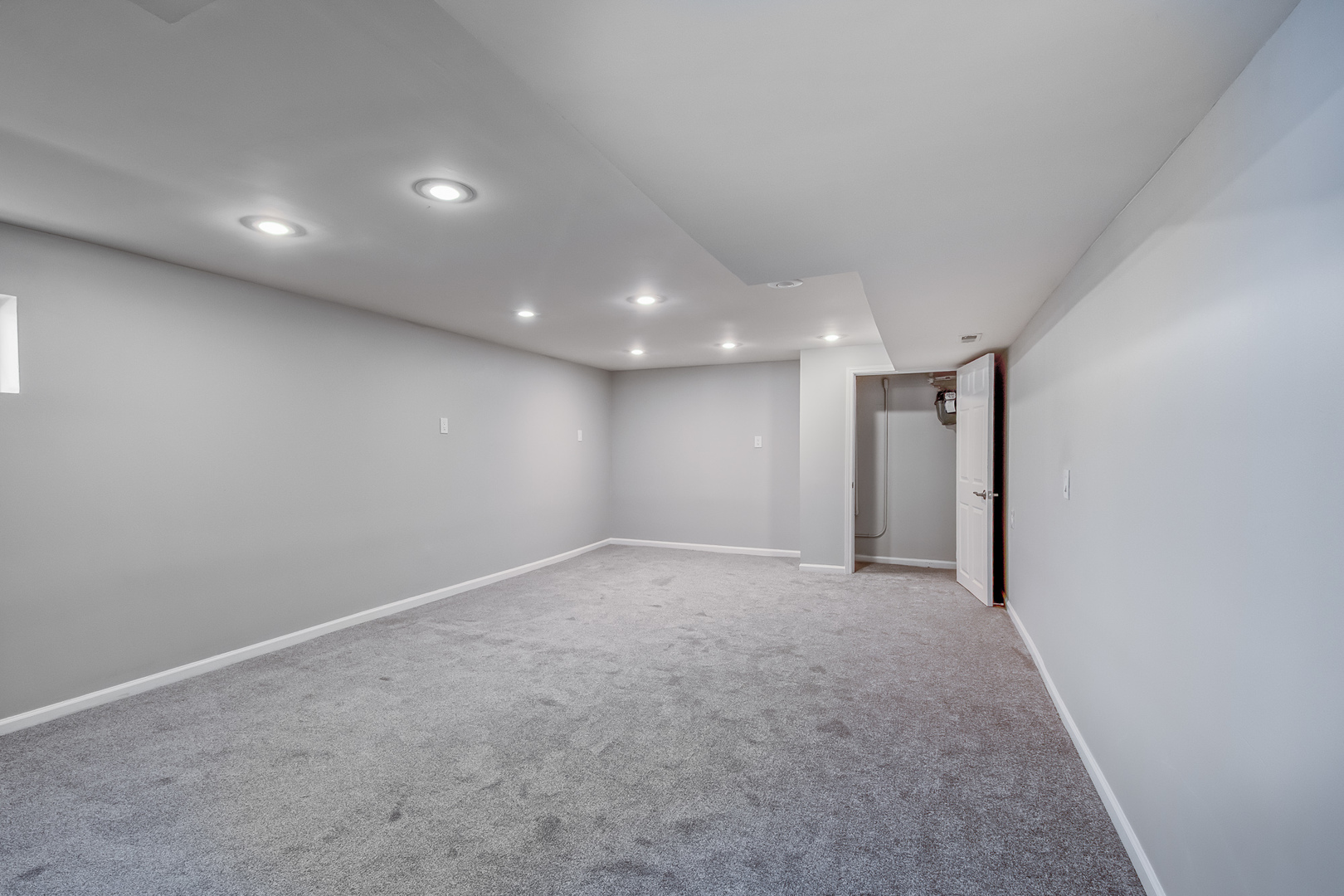 2741 W Chase Avenue Property Photo 18