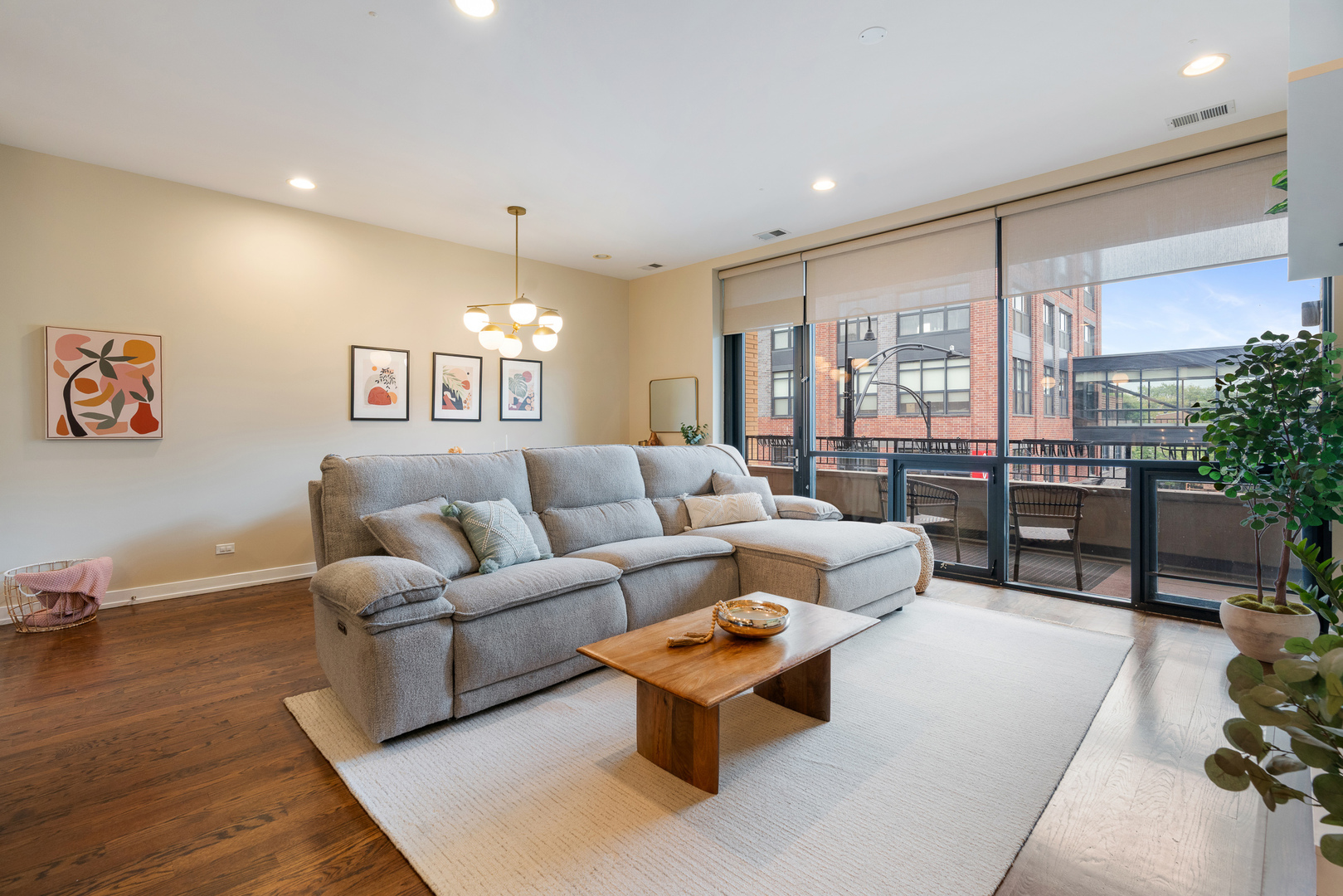 2503 N Milwaukee Avenue 3n Property Photo 7