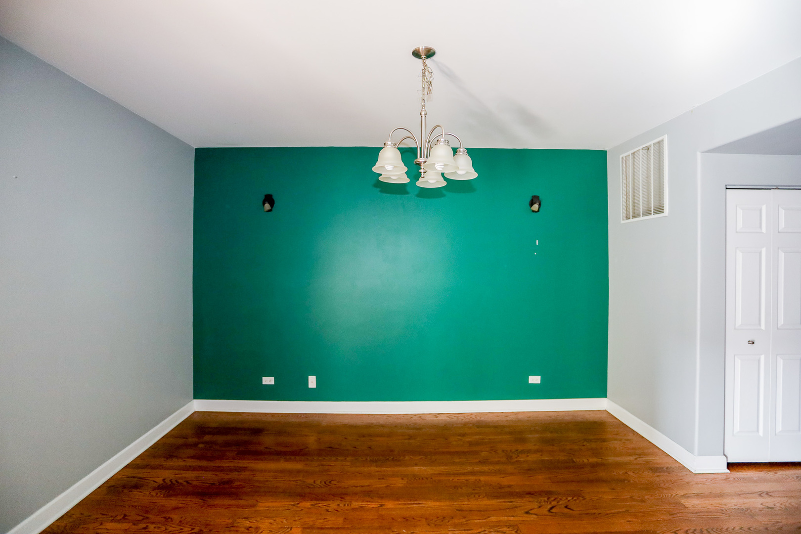 2045 W Arthur Avenue 3e Property Photo 6