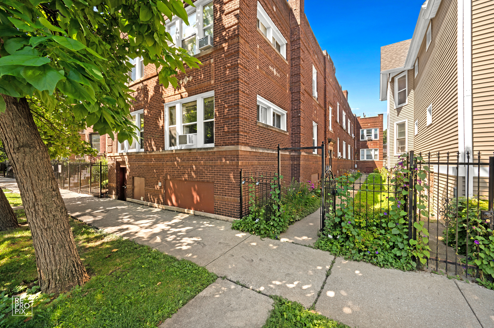 2838 N Albany Avenue Property Photo 1