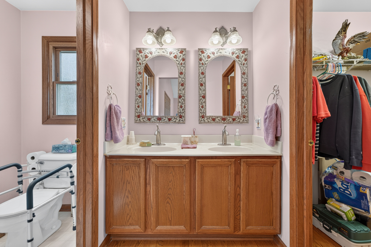 2400 Winfield Lane Property Photo 21