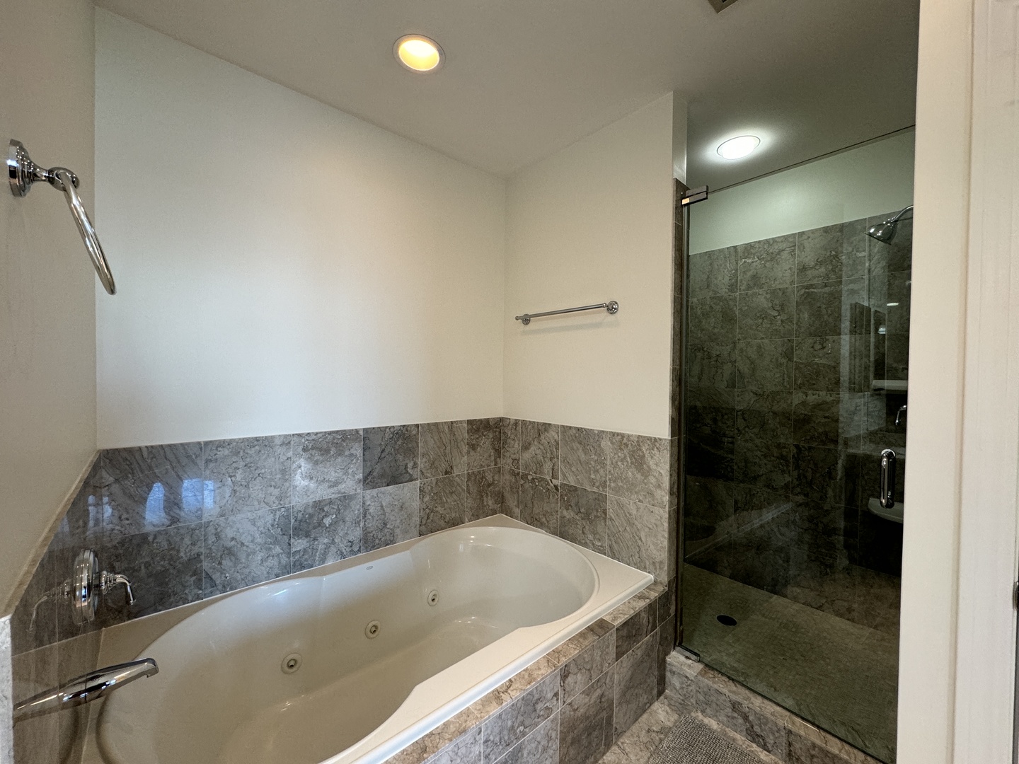 1201 S Prairie Avenue 903 Property Photo 14