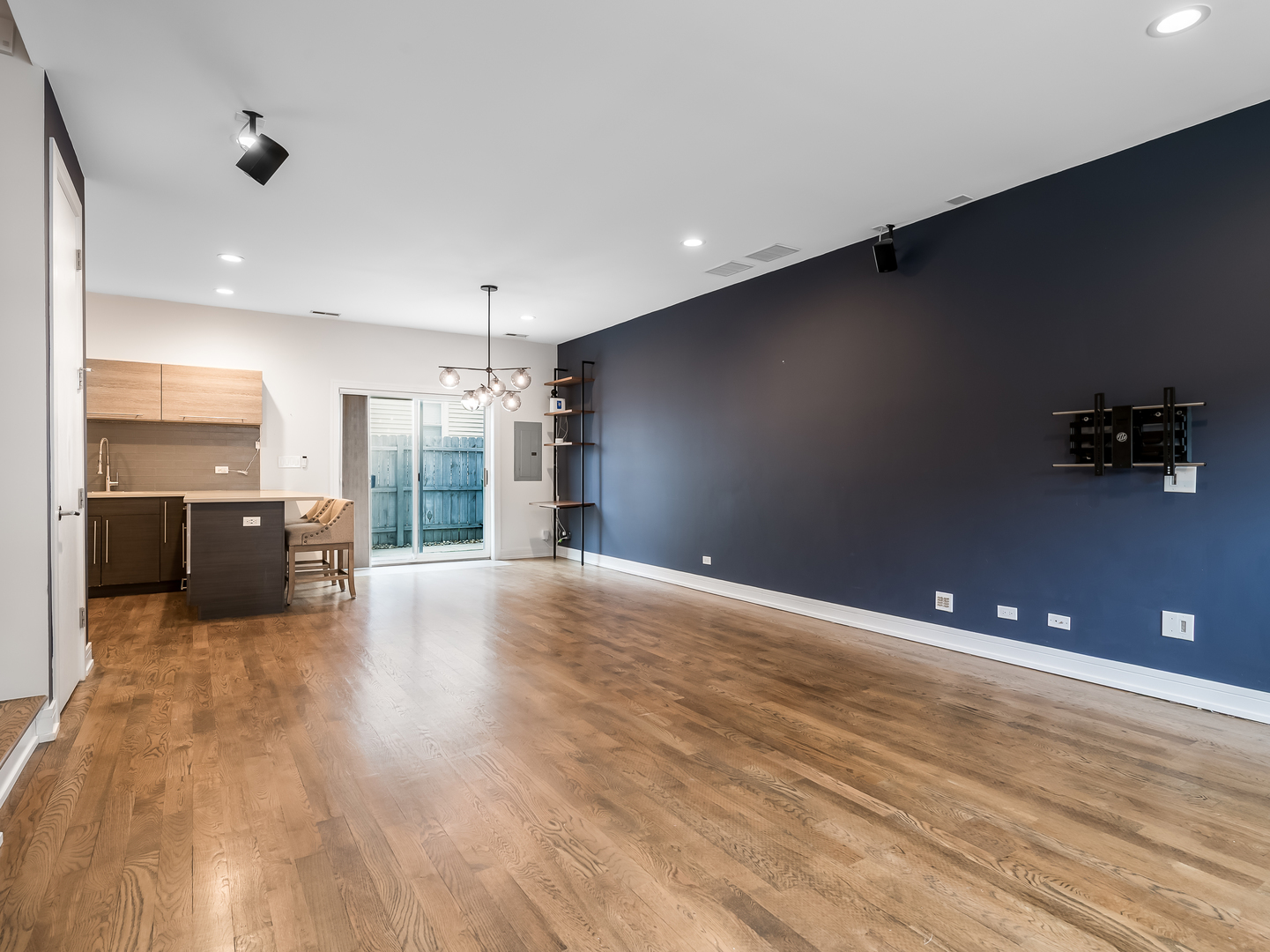 3573 W Wabansia Avenue Property Photo 5