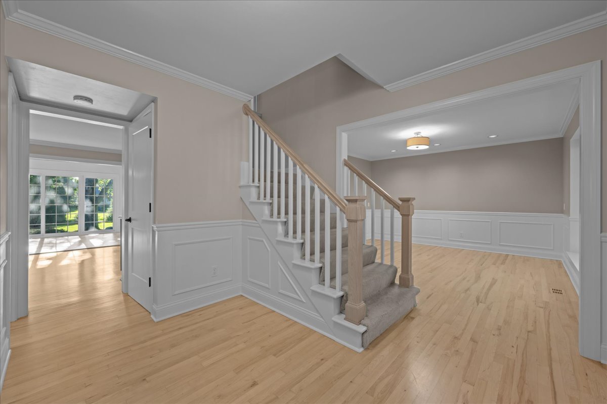 550 Longmeadow Circle Property Photo 4