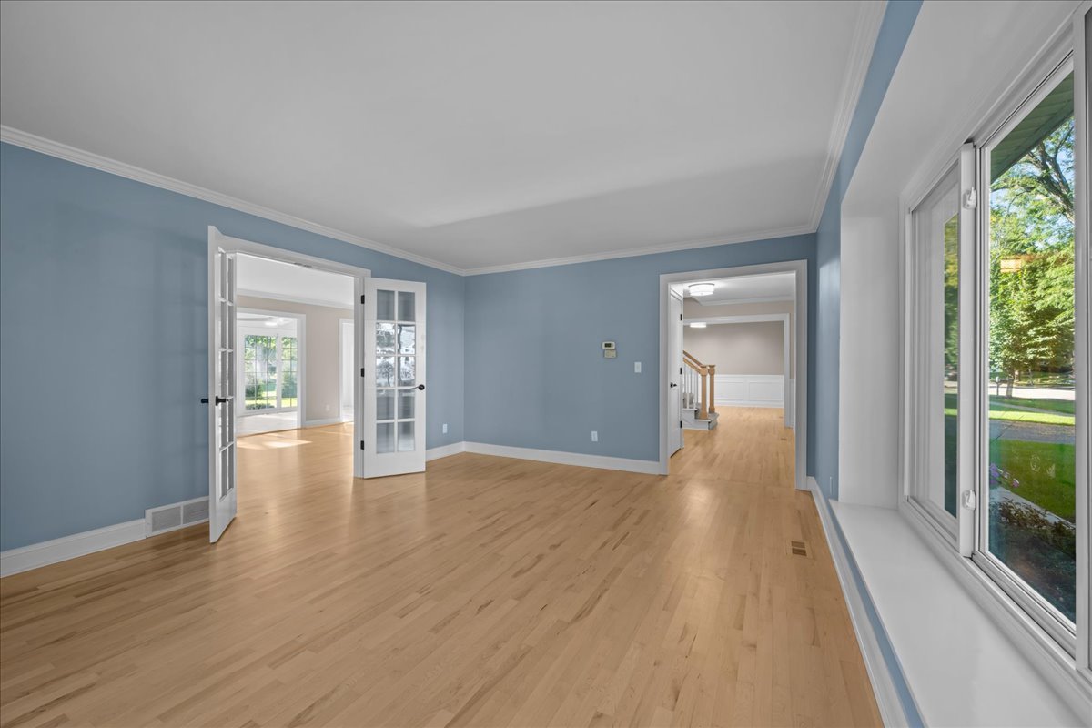 550 Longmeadow Circle Property Photo 8