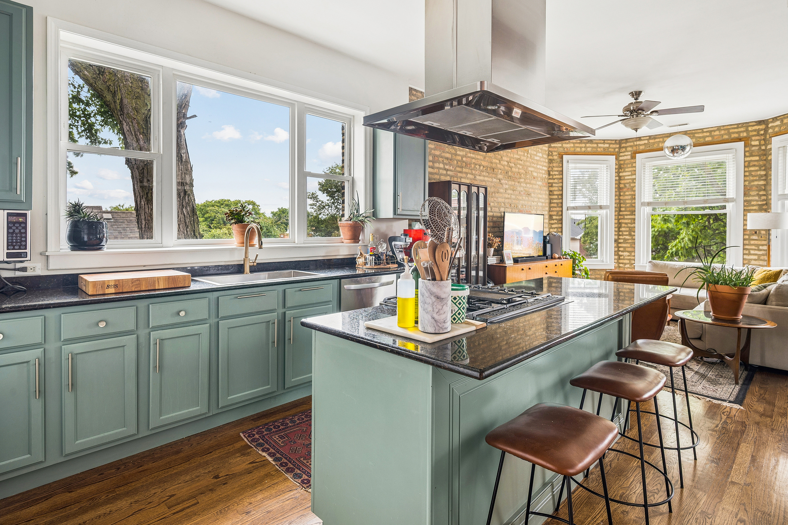 12753357 Property Photo 2