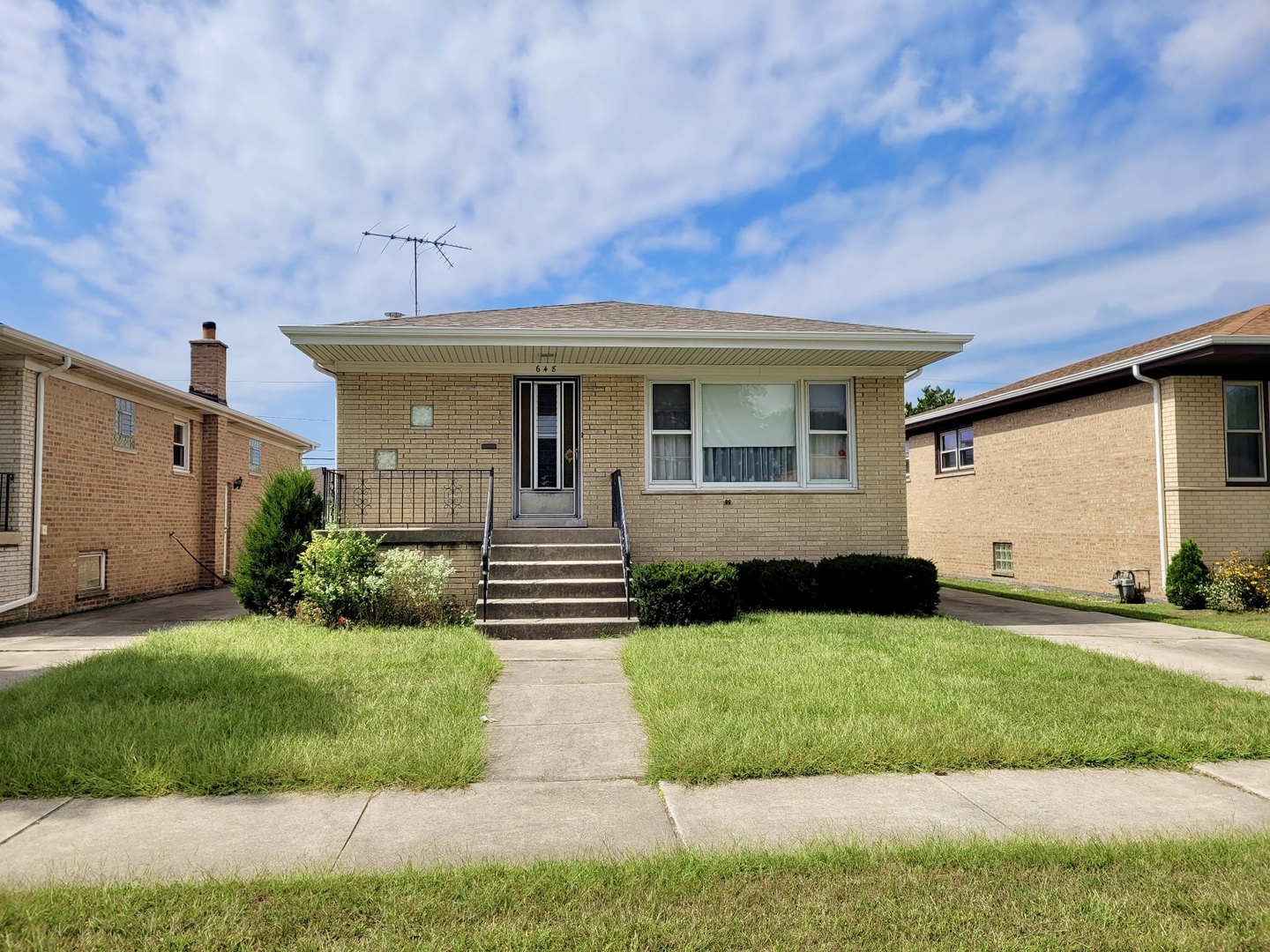 648 Escanaba Avenue Property Photo 1