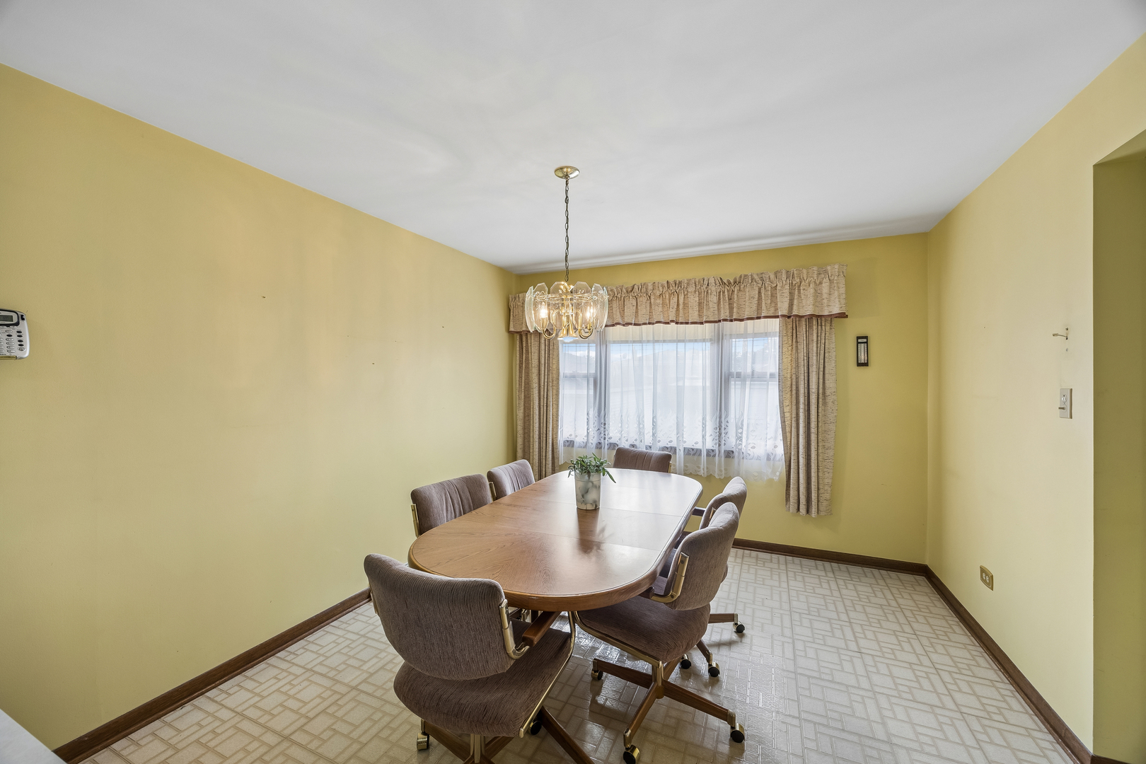 648 Escanaba Avenue Property Photo 7