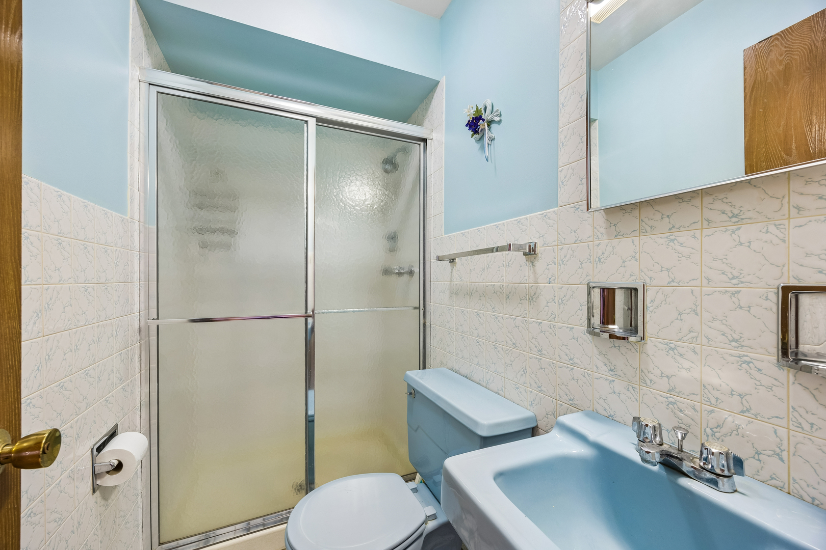 648 Escanaba Avenue Property Photo 8