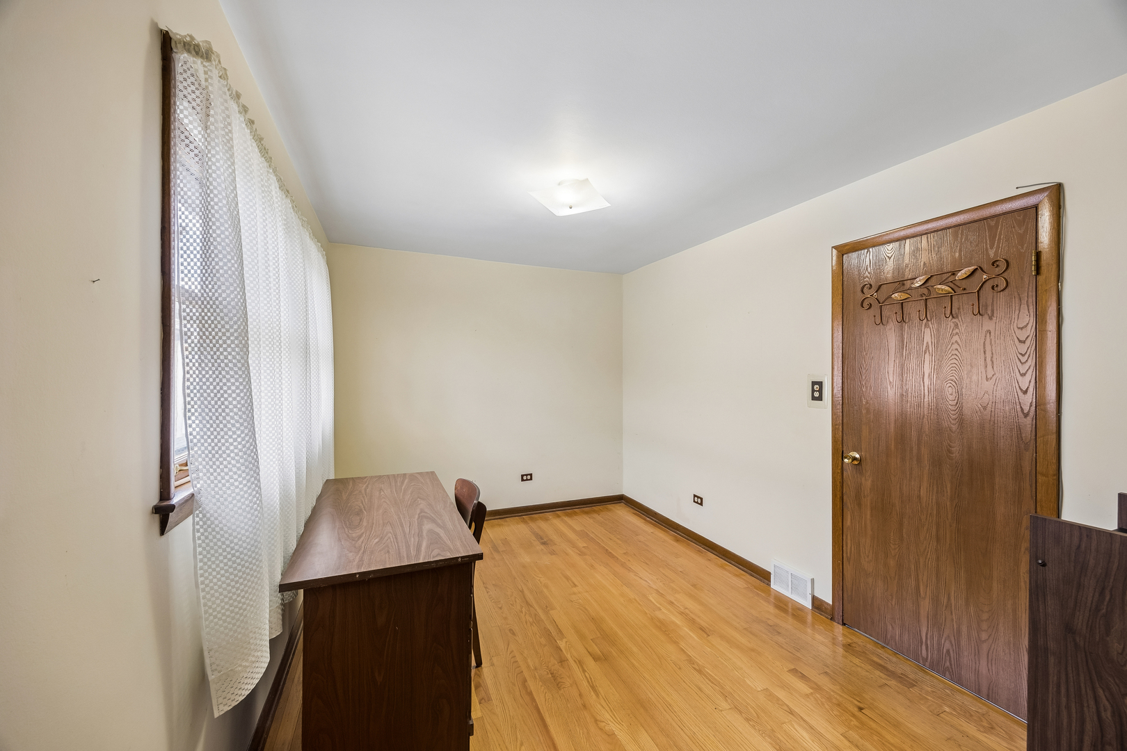 648 Escanaba Avenue Property Photo 14