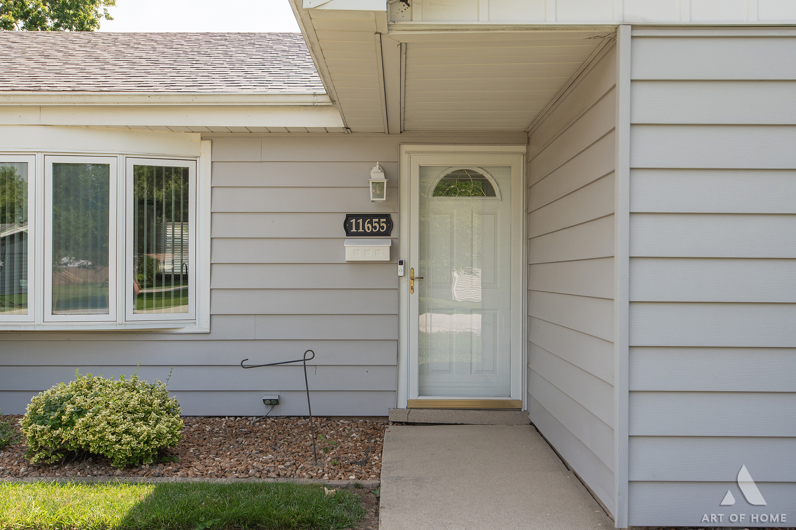 11655 S Nagle Avenue Property Photo 5