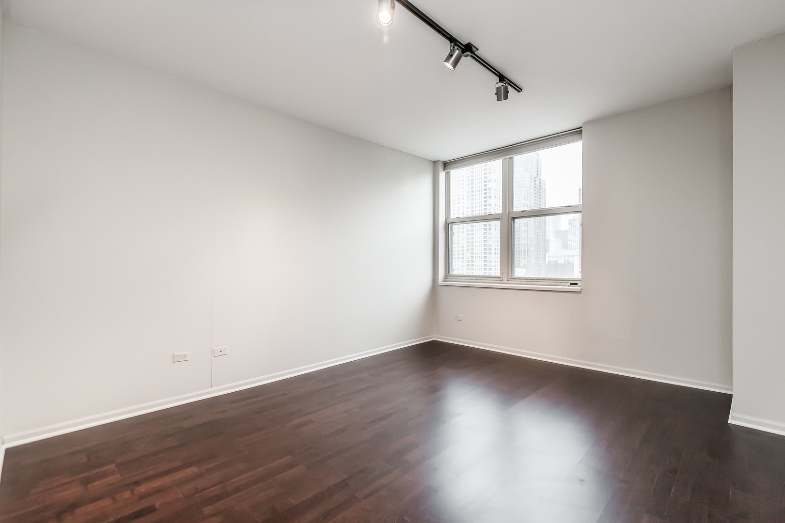 21 W Chestnut Street 1602 Property Photo 12