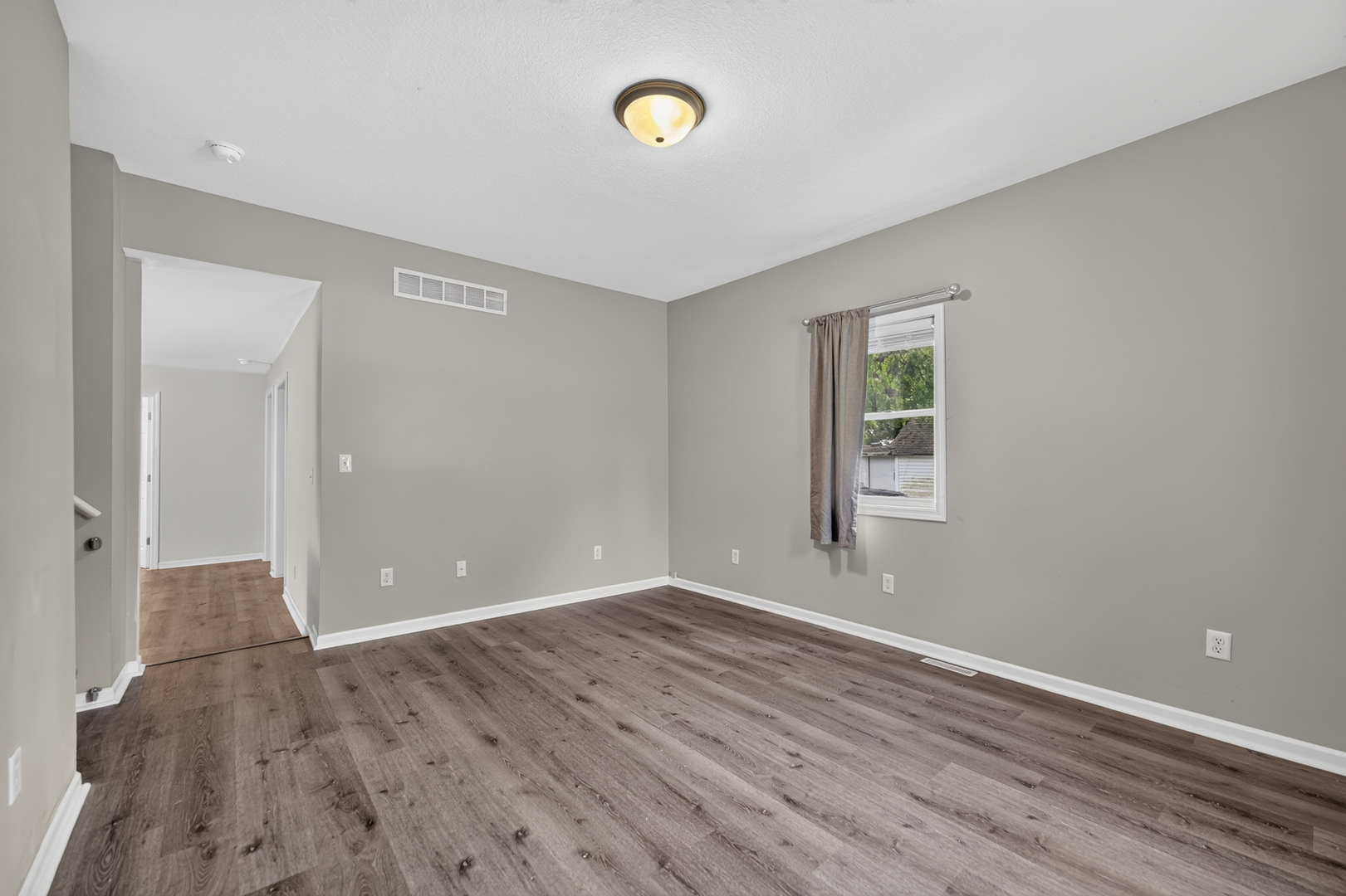 705 S 3rd Street Property Photo 2
