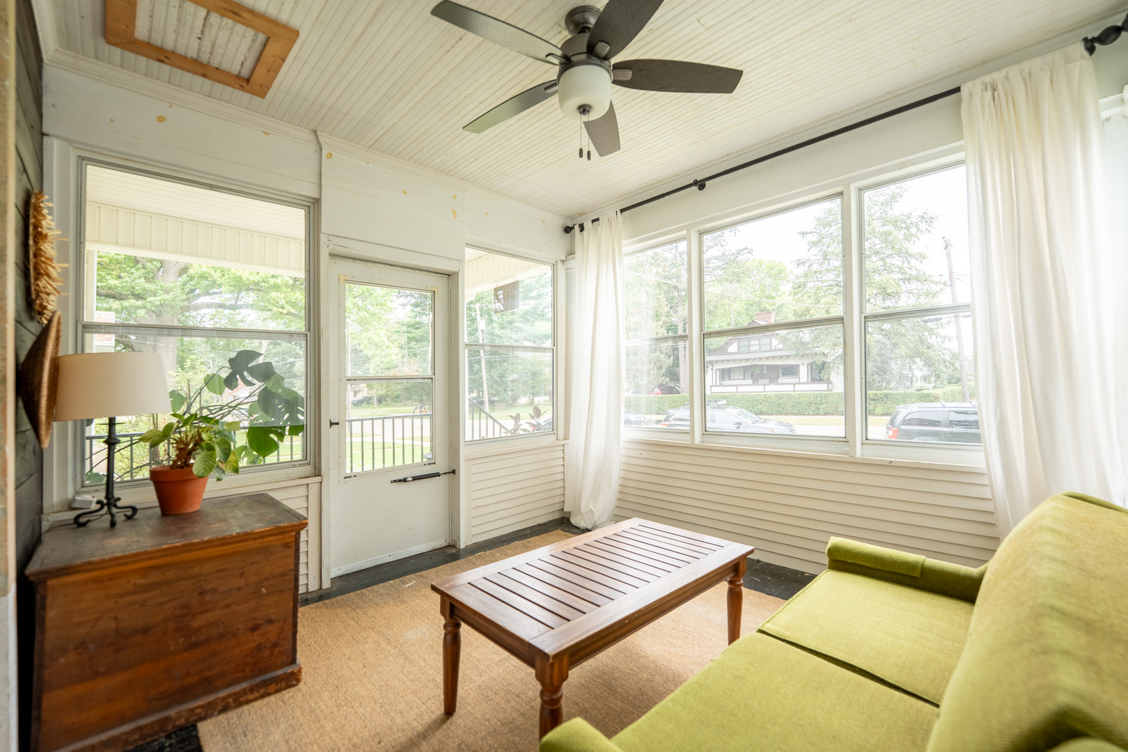 1227 W Stephenson Street Property Photo 6