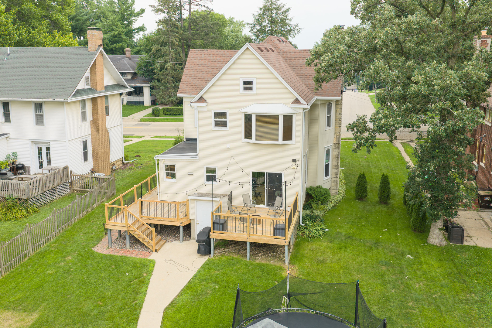 1227 W Stephenson Street Property Photo 32
