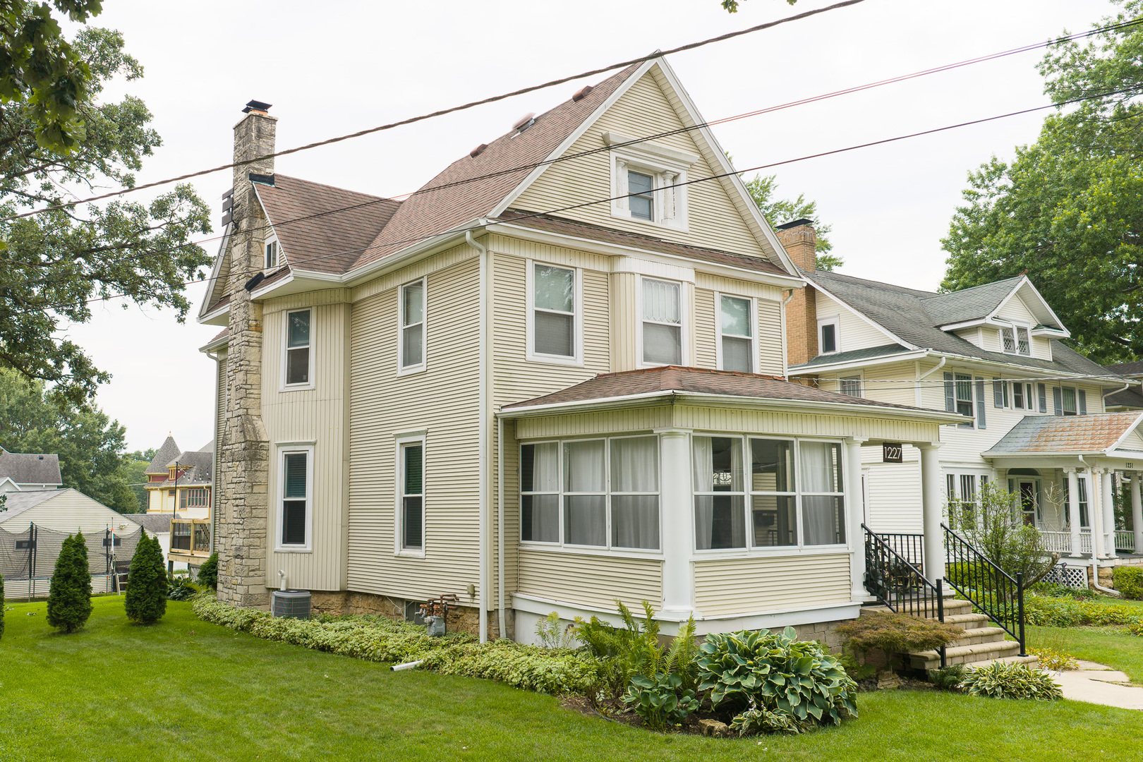 1227 W Stephenson Street Property Photo 35