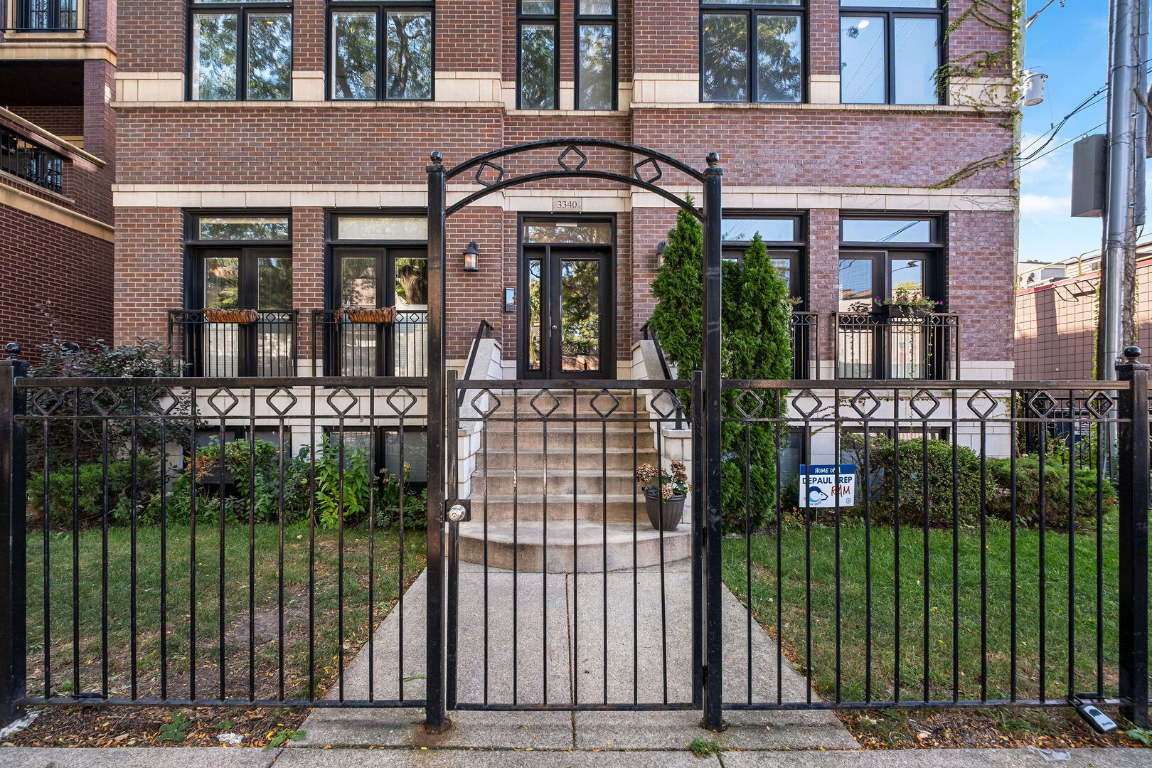 3340 N Damen Avenue 2s Property Photo 2