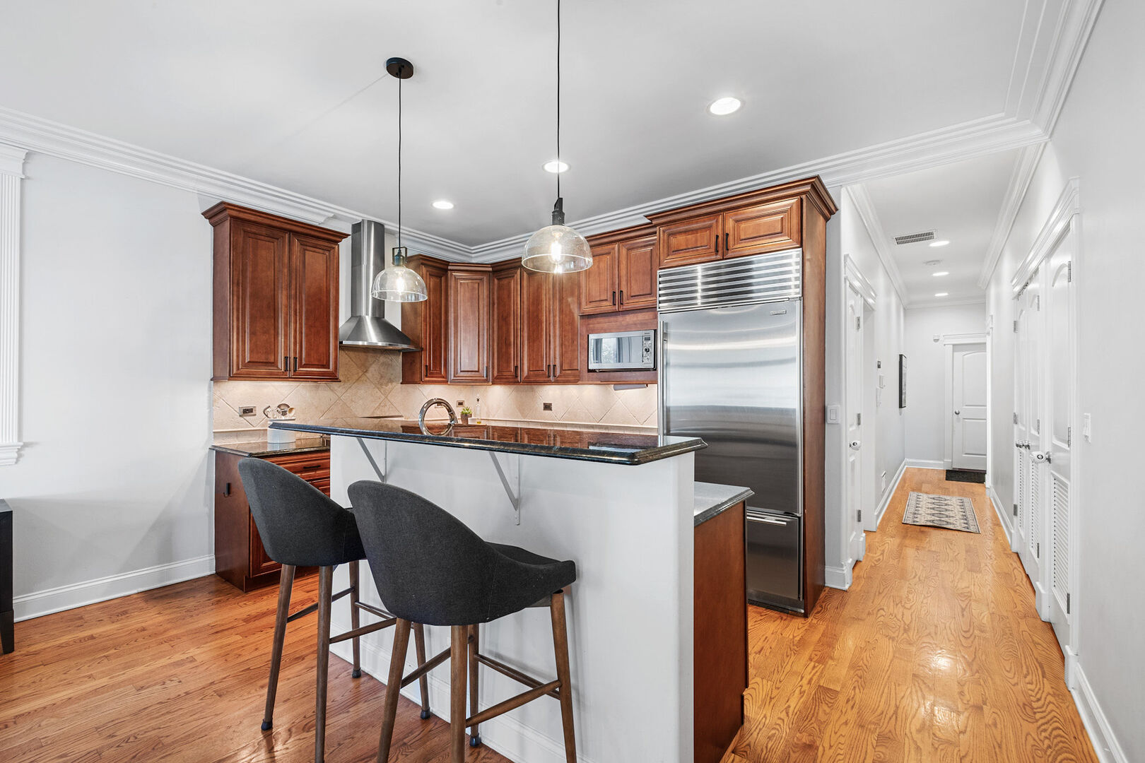 3340 N Damen Avenue 2s Property Photo 8