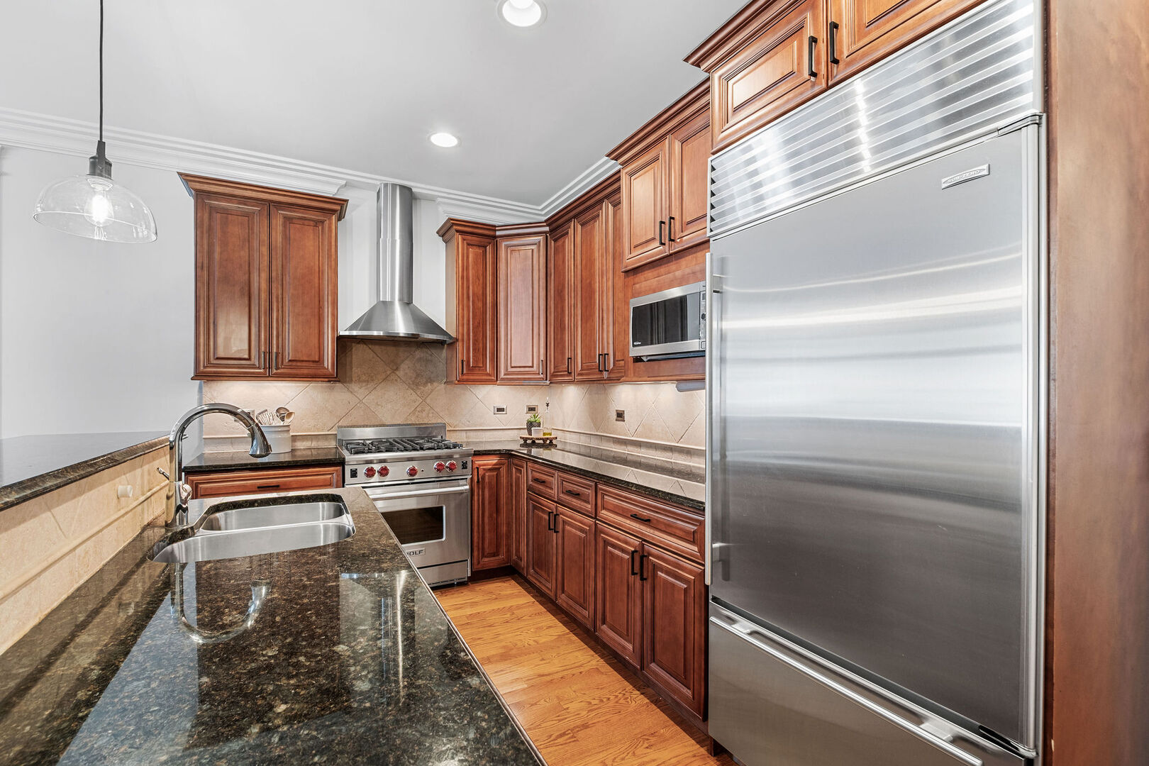3340 N Damen Avenue 2s Property Photo 9