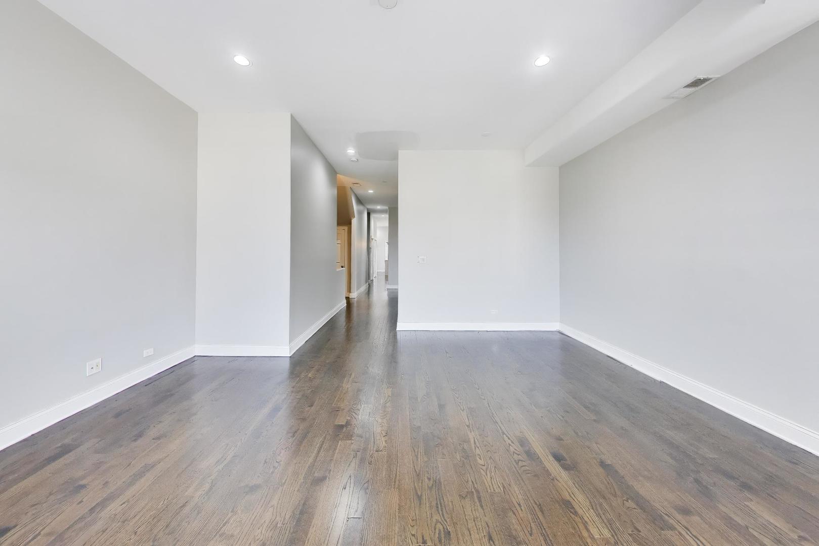 3330 S Indiana Avenue 2n Property Photo 6