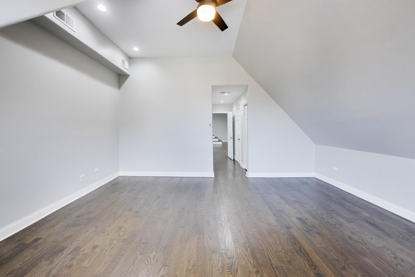 3330 S Indiana Avenue 2n Property Photo 24