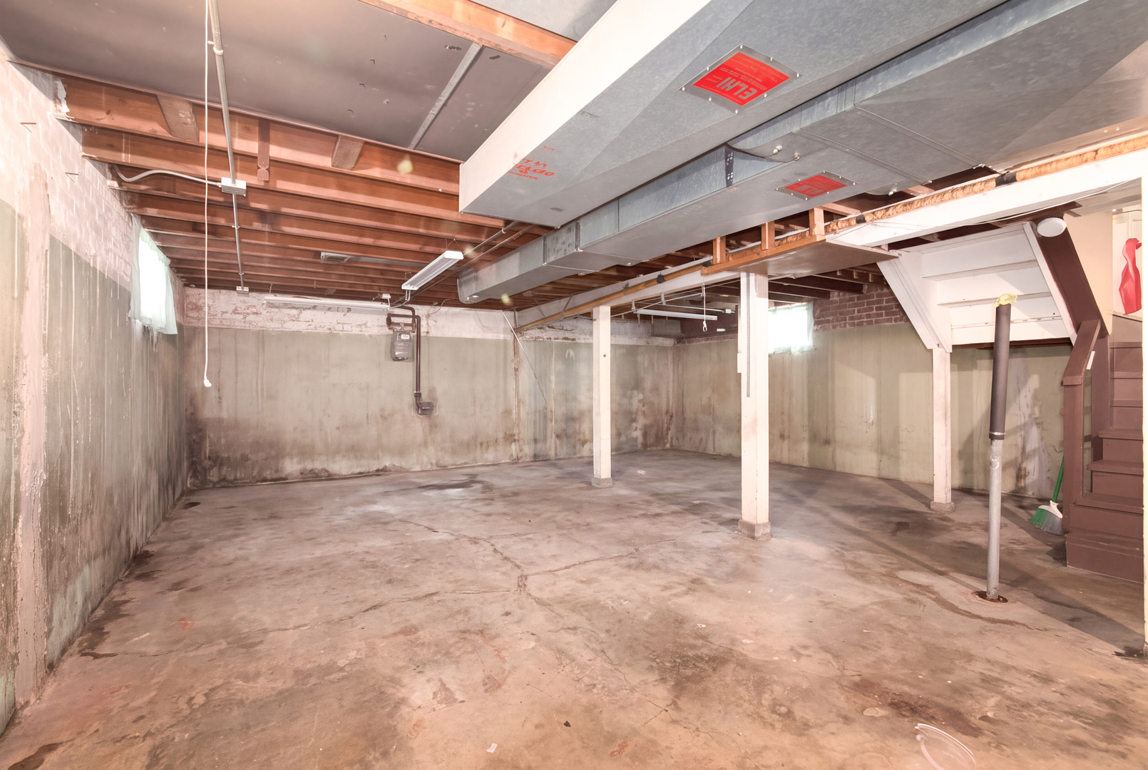 3354 N Paris Avenue Property Photo 12