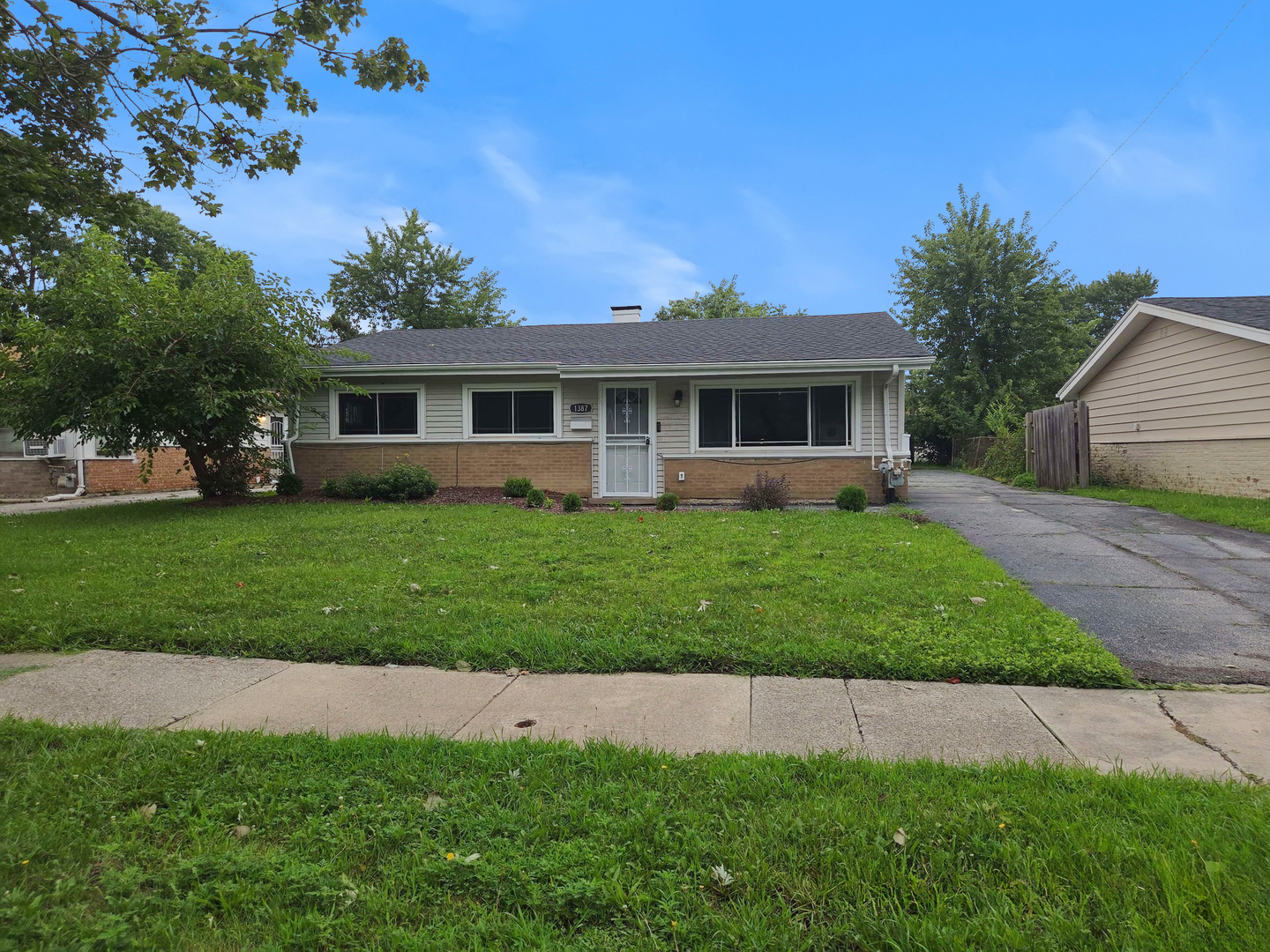 1387 Forest Place Property Photo 1