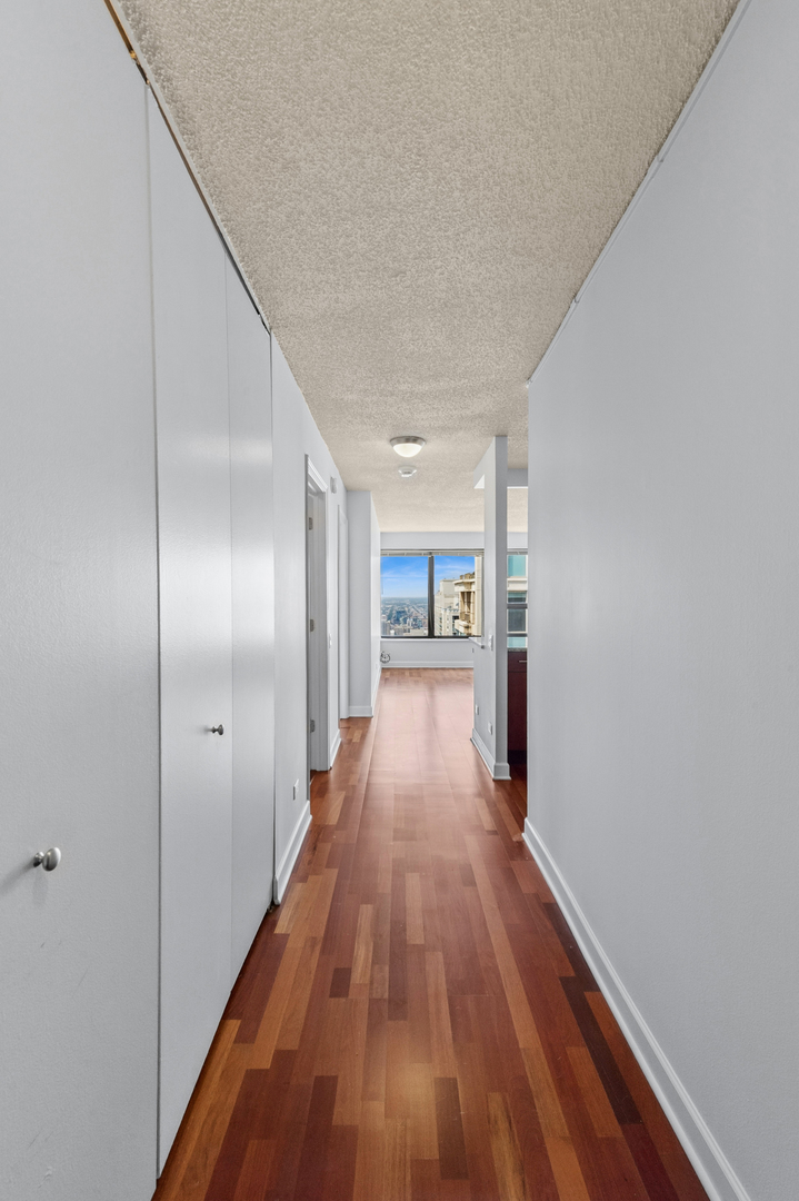 30 E Huron Street 5306 Property Photo 2