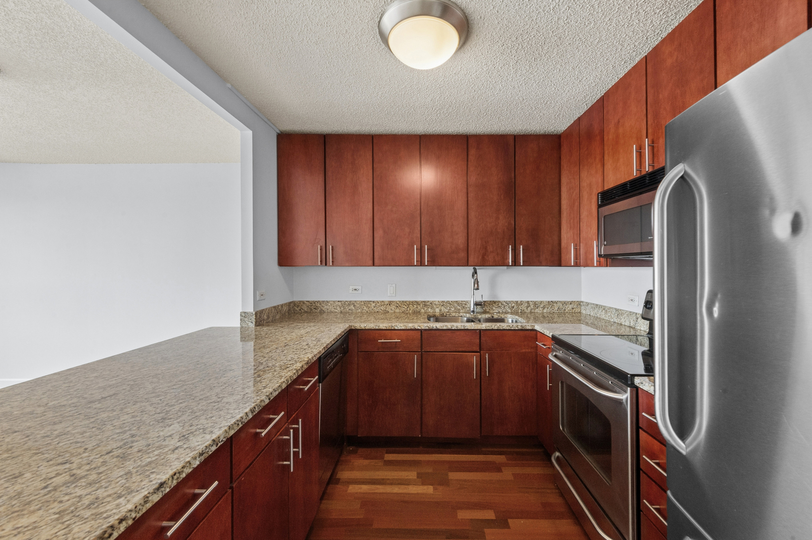 30 E Huron Street 5306 Property Photo 5