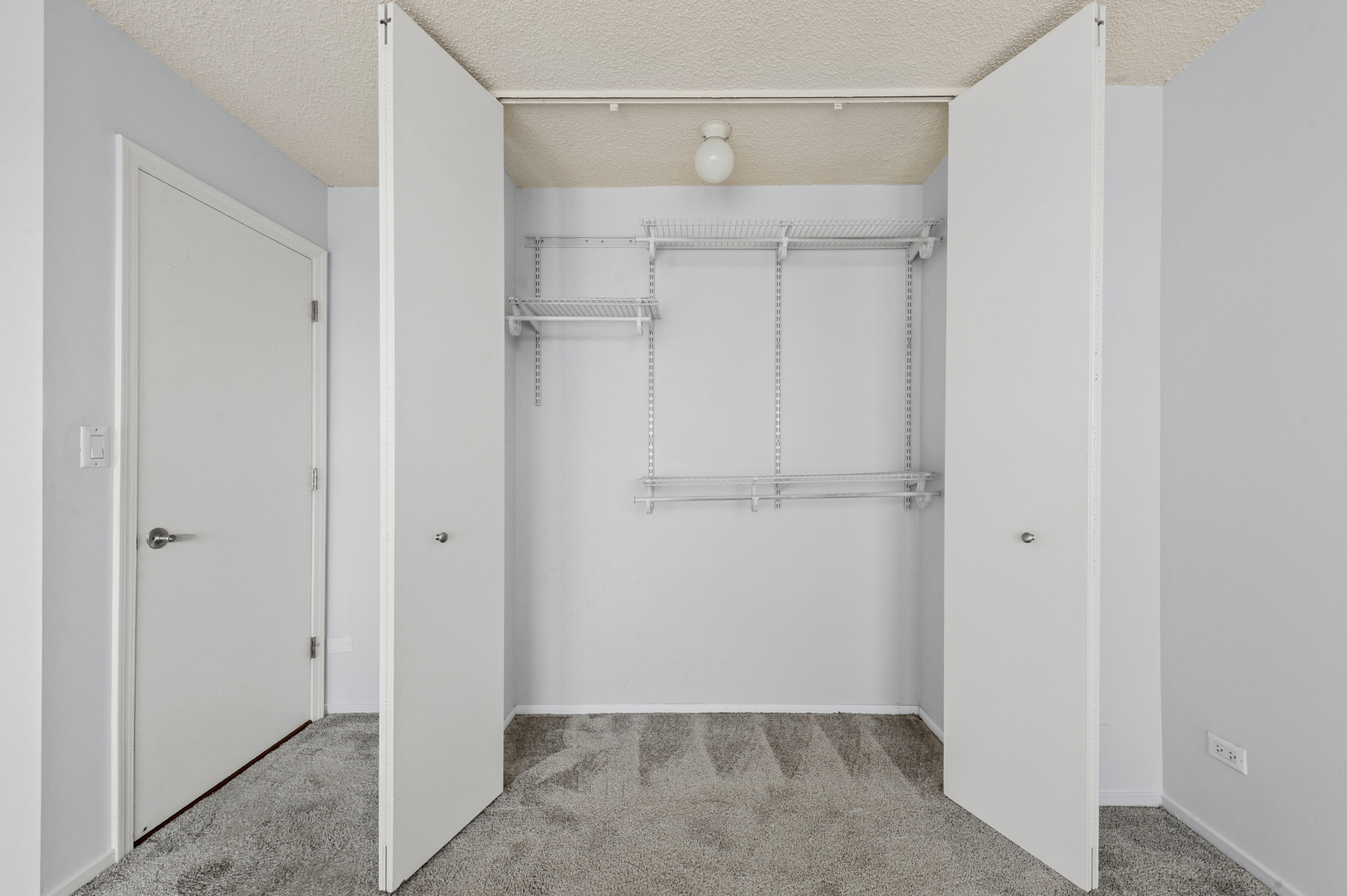 30 E Huron Street 5306 Property Photo 13