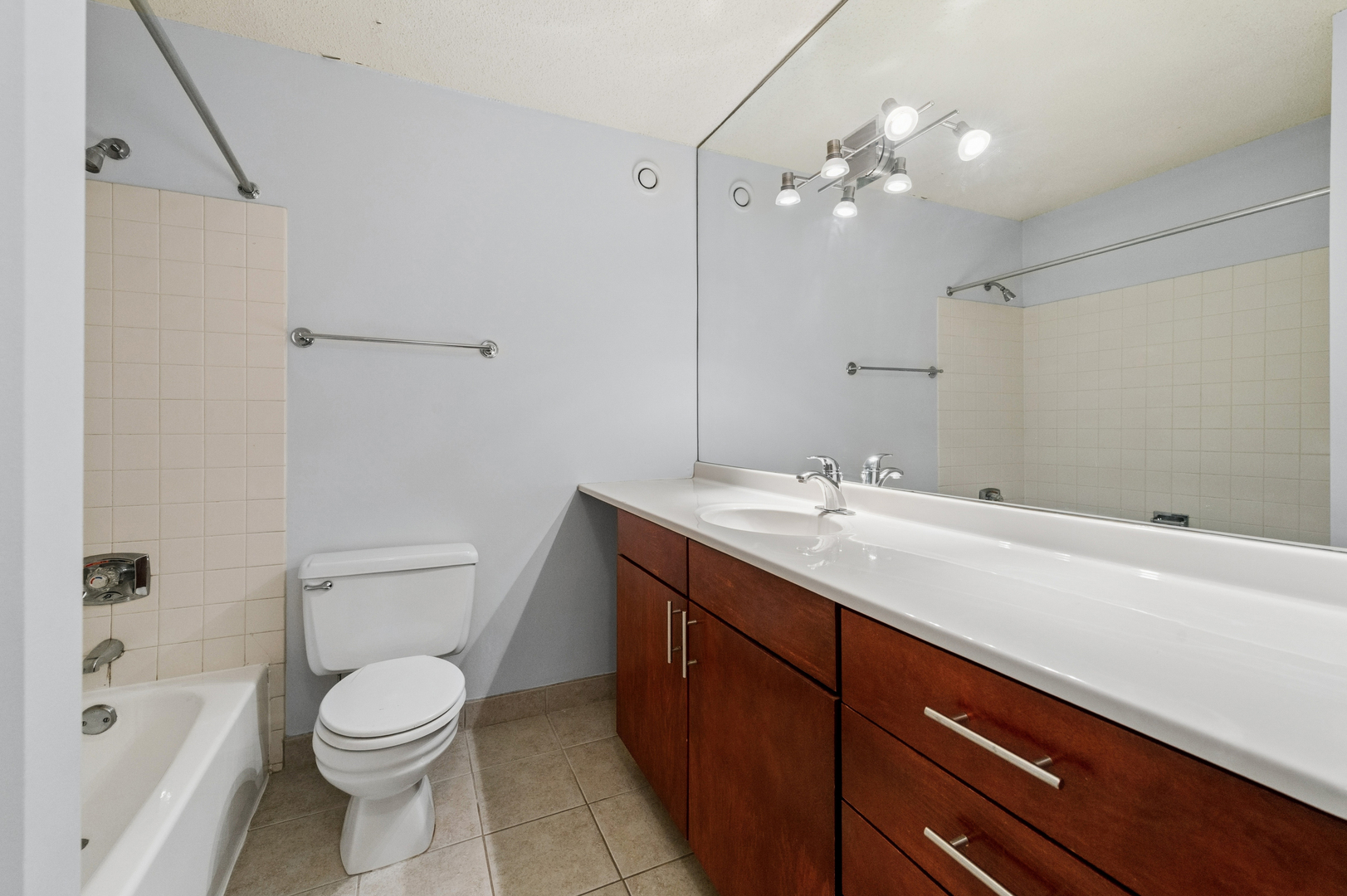 30 E Huron Street 5306 Property Photo 14