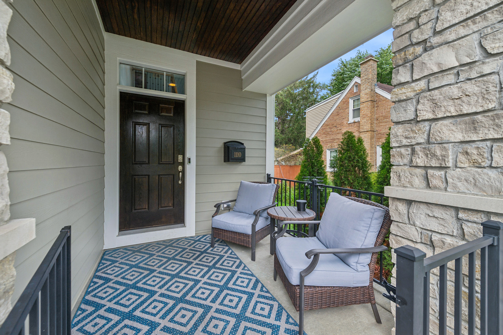 1110 Chestnut Street Property Photo 2