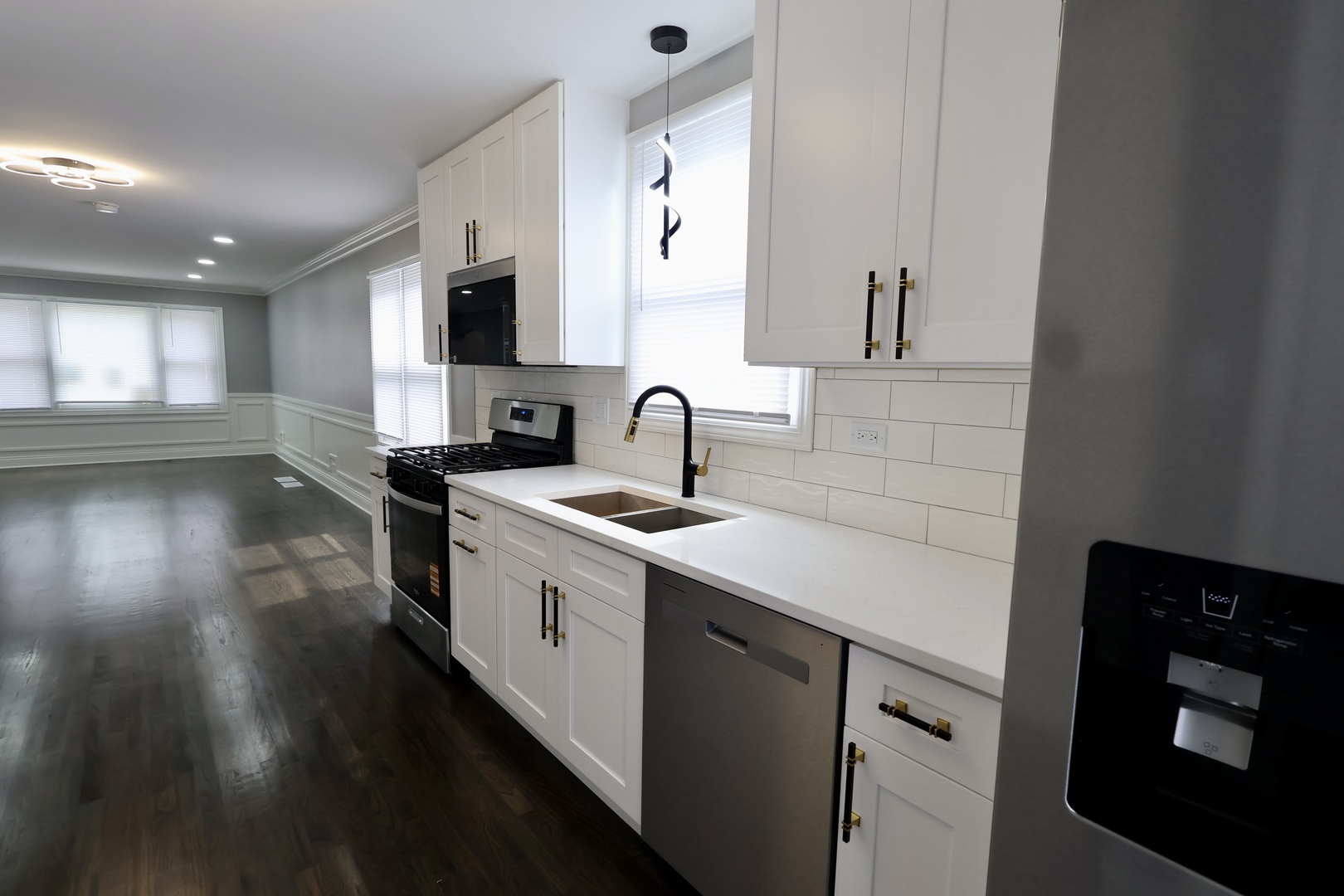 12414 S Aberdeen Street Property Photo 8