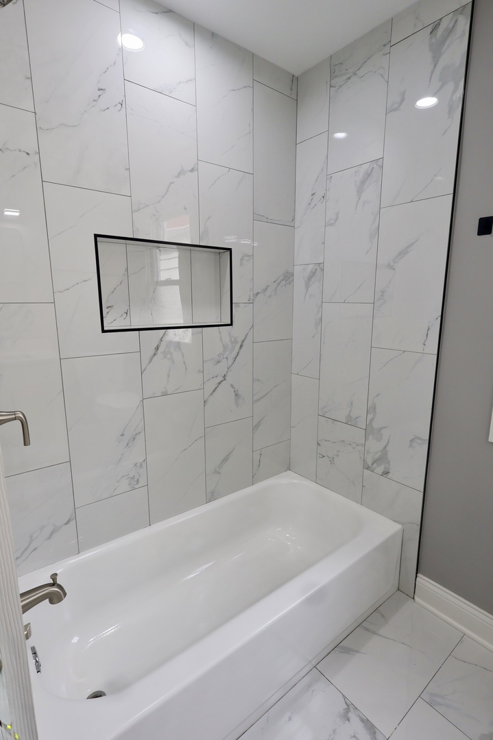 12414 S Aberdeen Street Property Photo 14