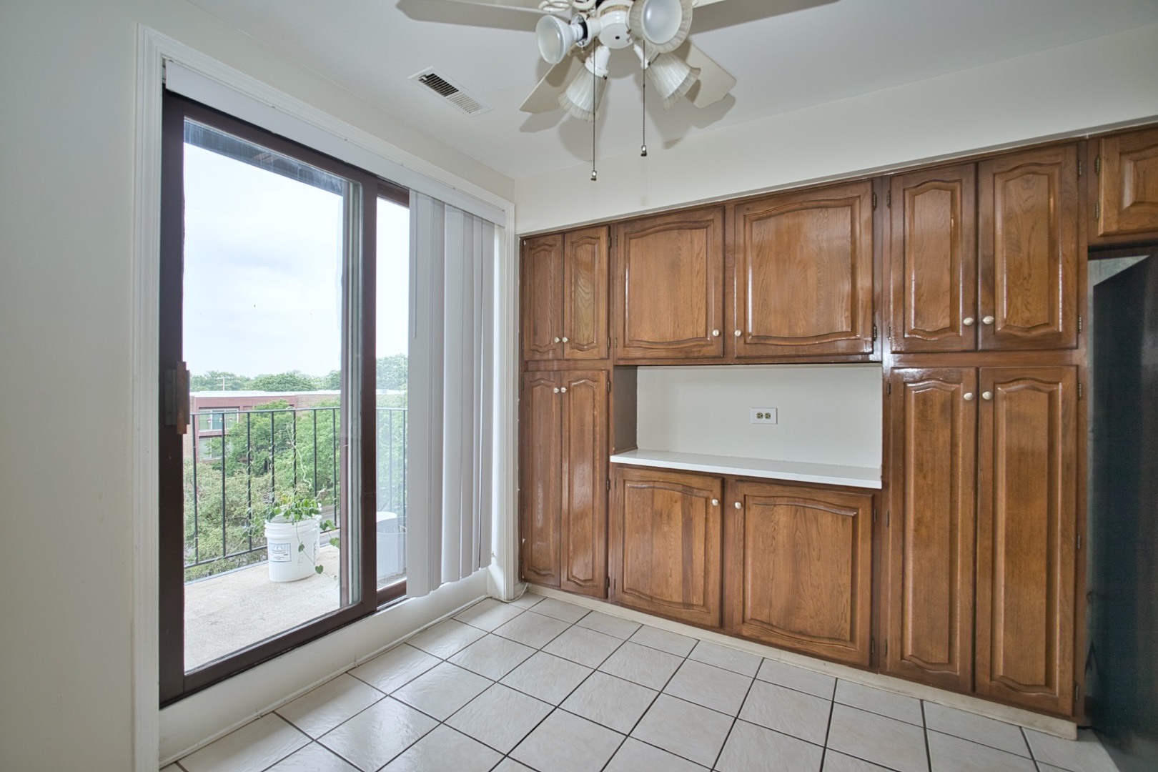 7601 Lincoln Avenue 502 Property Photo 14