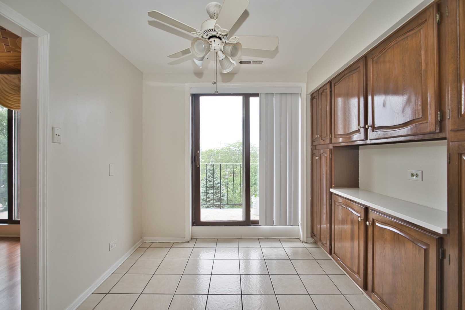 7601 Lincoln Avenue 502 Property Photo 18