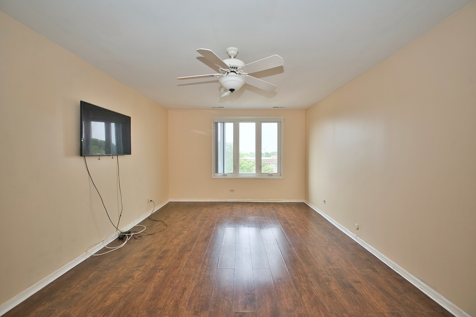 7601 Lincoln Avenue 502 Property Photo 22