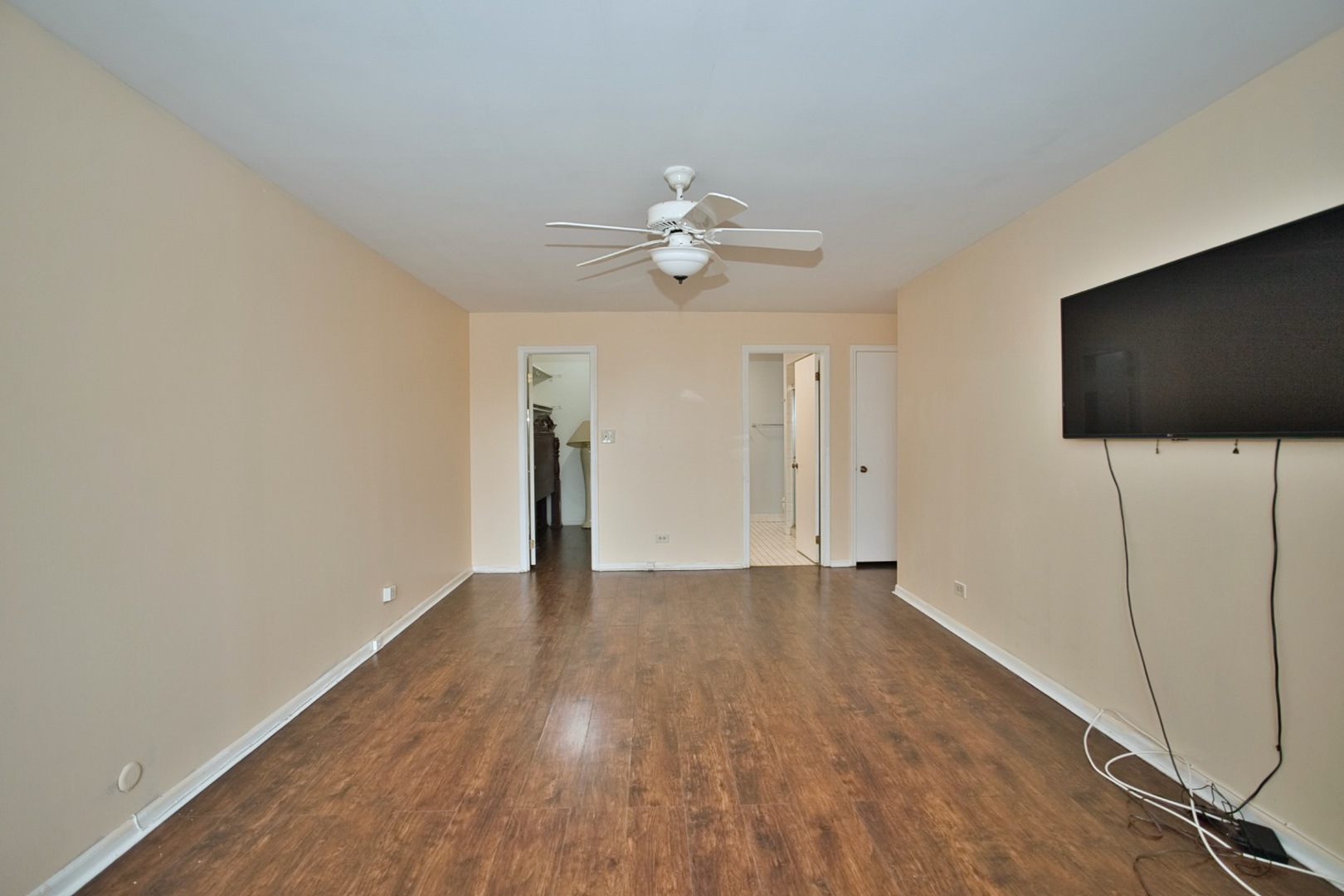 7601 Lincoln Avenue 502 Property Photo 24