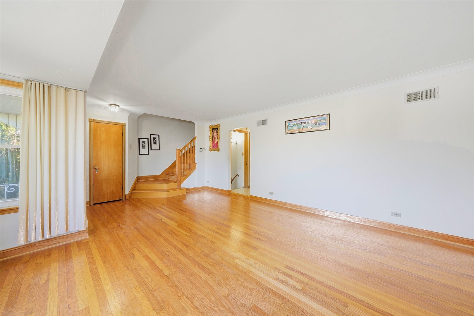 5434 S Neenah Avenue Property Photo 6