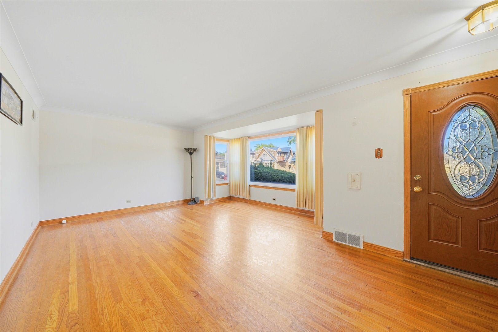 5434 S Neenah Avenue Property Photo 7