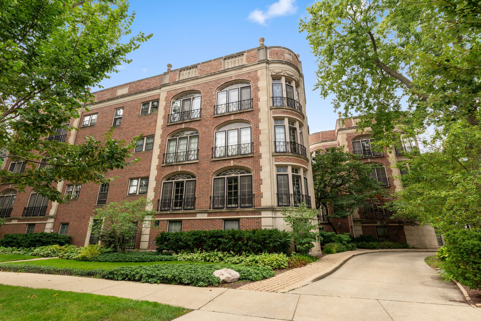 946 Michigan Avenue 3c Property Photo 1