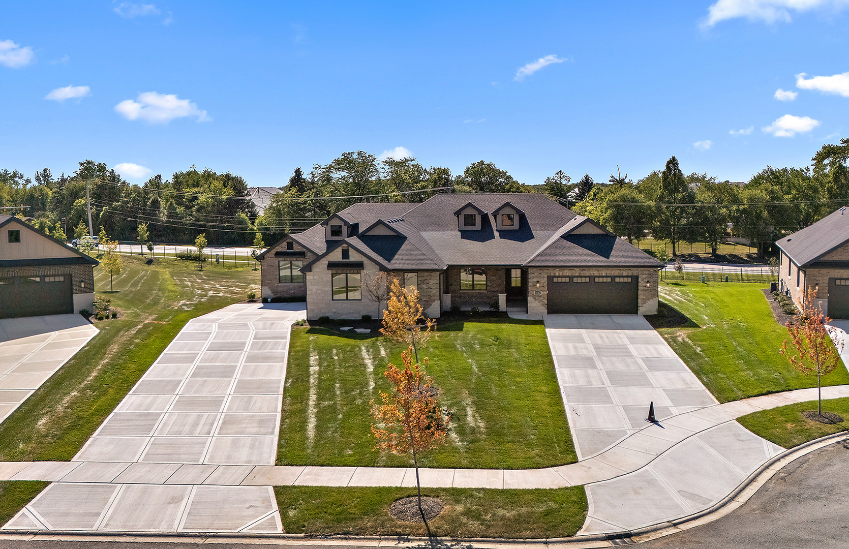 11167 Lizmore Lane Property Photo 1