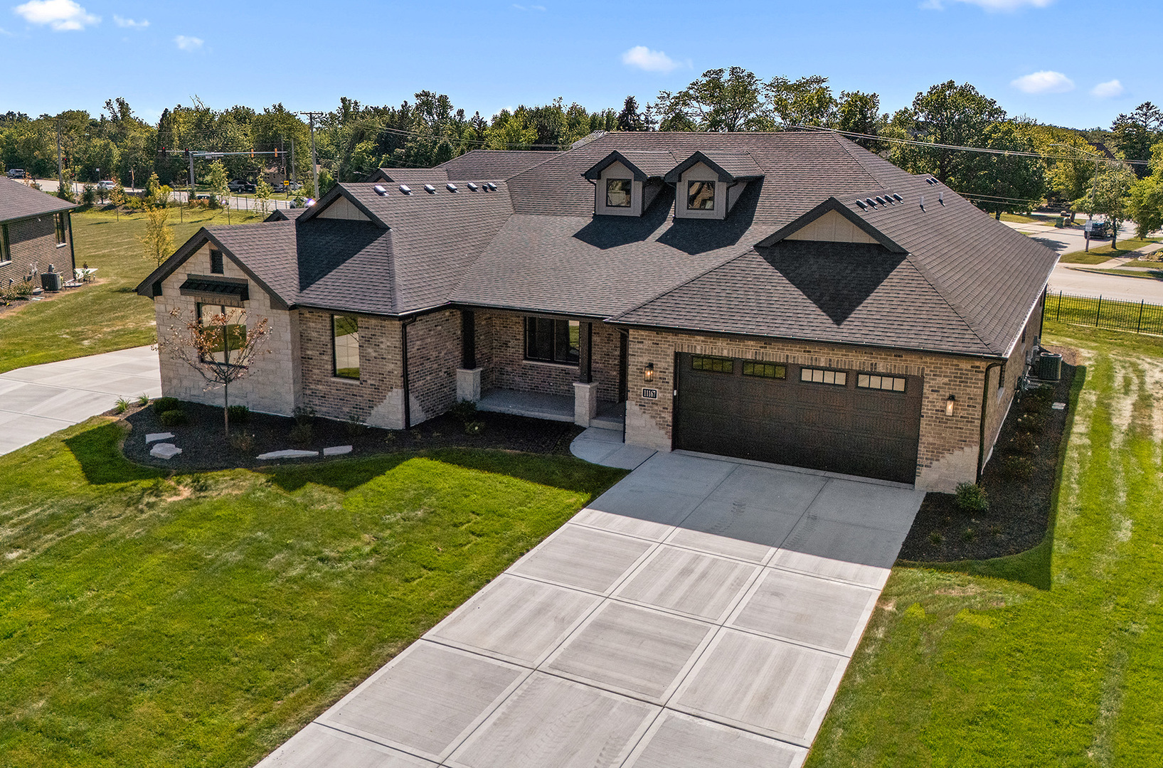 11167 Lizmore Lane Property Photo 3