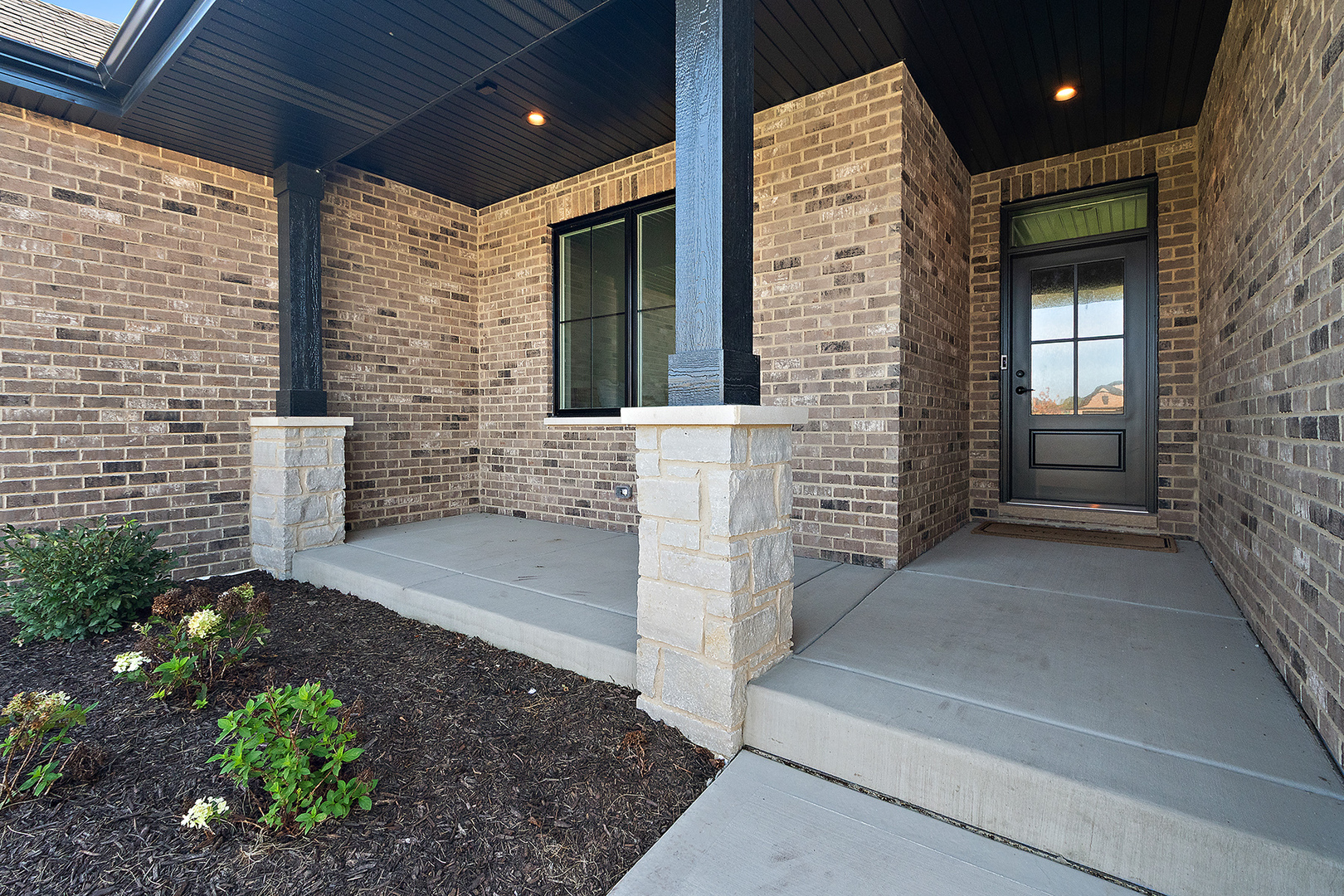 11167 Lizmore Lane Property Photo 4