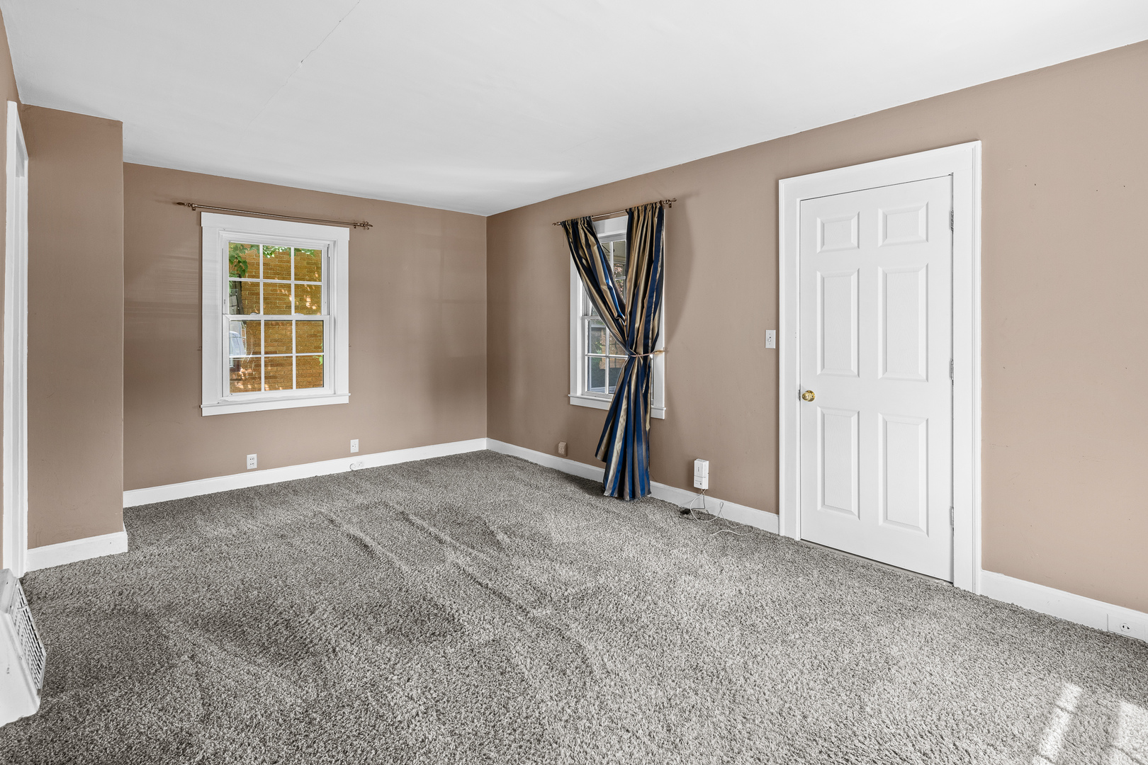 1570 43rd Street Property Photo 12
