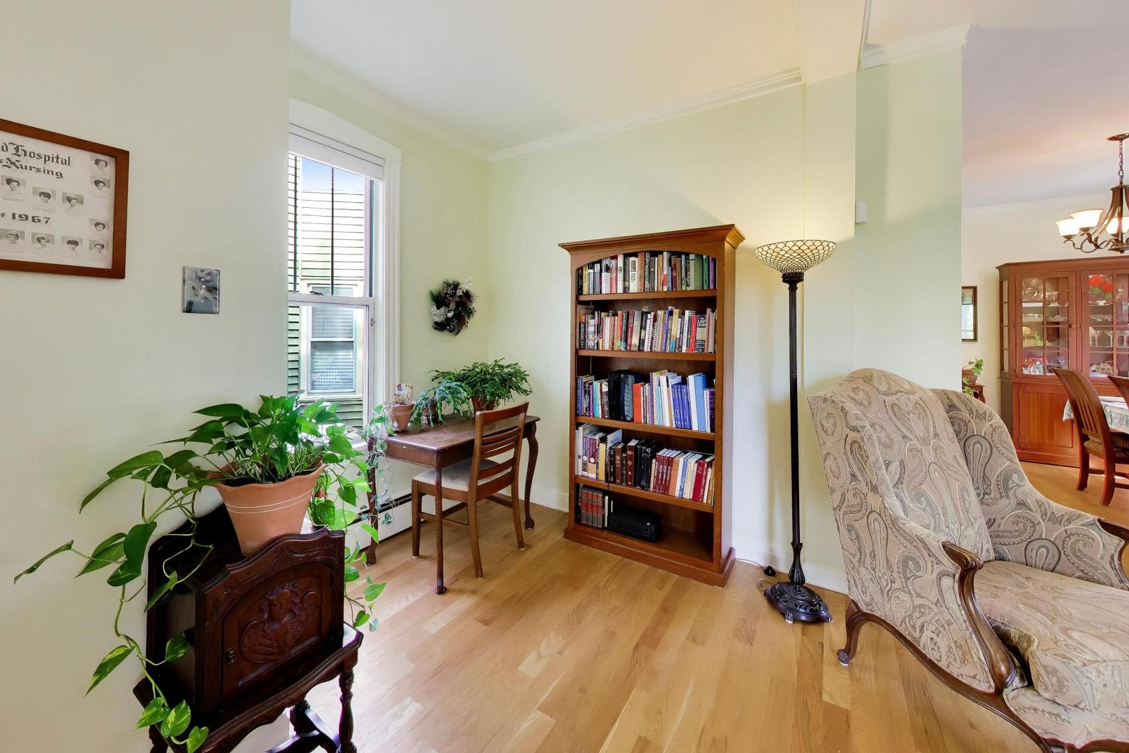 4149 N Ridgeway Avenue Property Photo 5